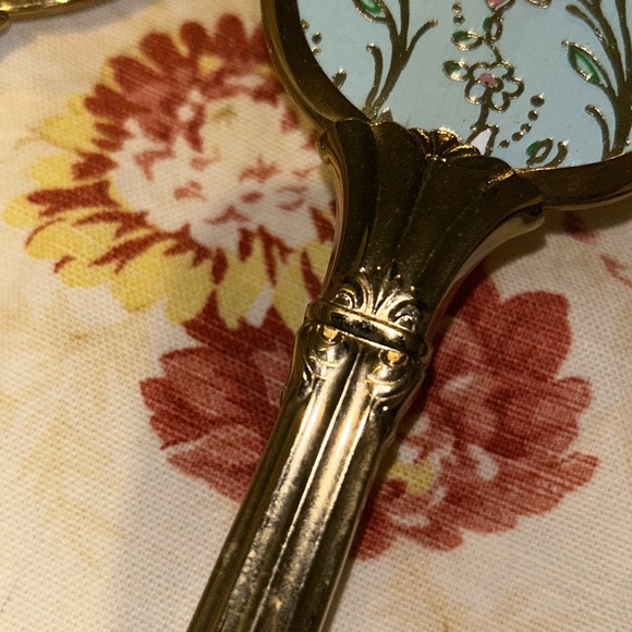 Vintage brush and mirror set. Never used. Good condition. But not perfect. - Picture 3 of 4